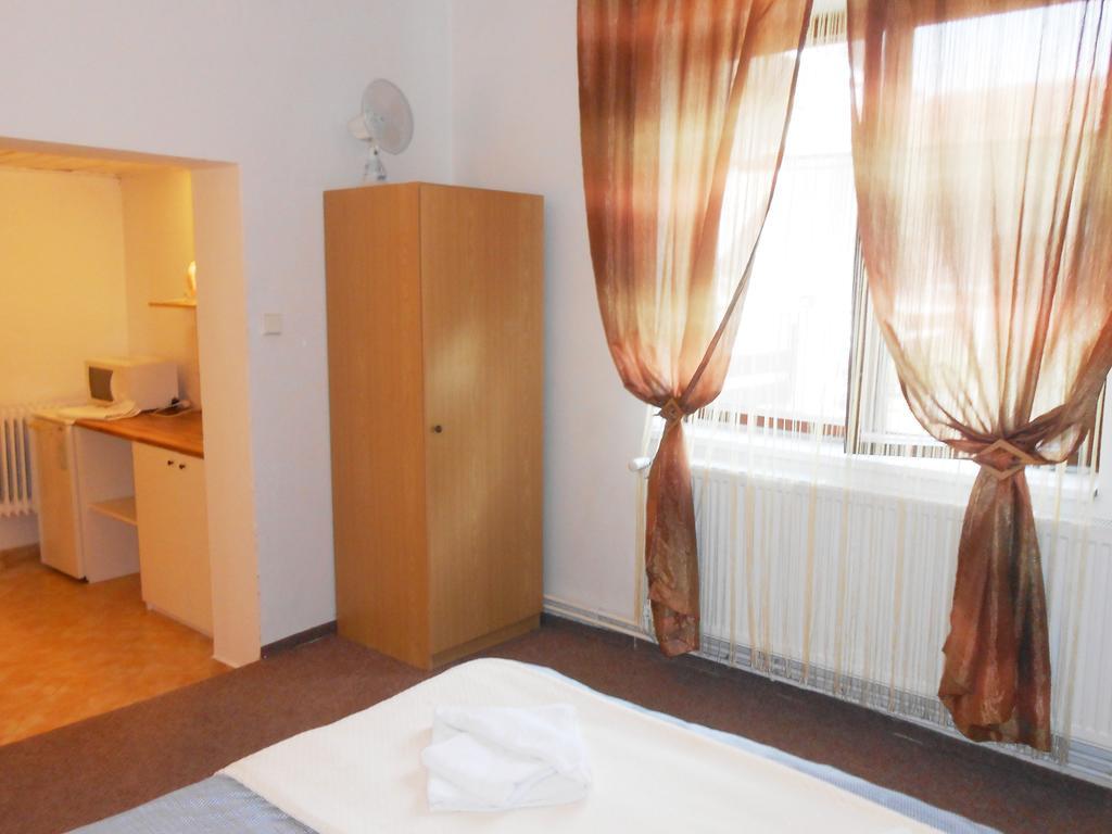 Hôtel White Rabbit Hall à Poděbrady Chambre photo